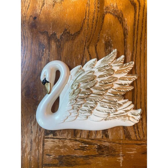 Vintage White & Gold Swan Wall Hanging Plaque Decorative Ceramic Art 13" Elegant - Picture 1 of 5